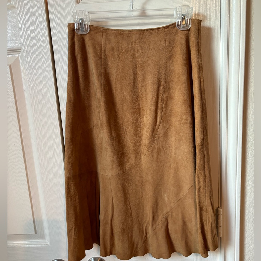 Harold’s, fit and flare suede skirt.